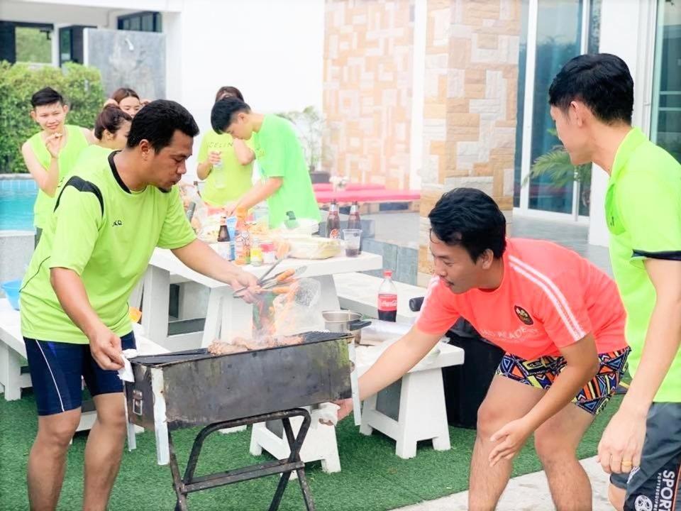 Villaer บ้านคริสติน่า พูลวิลล่า 3 ห้องนอน รองรับผู้เข้าพัก 8-15 คน