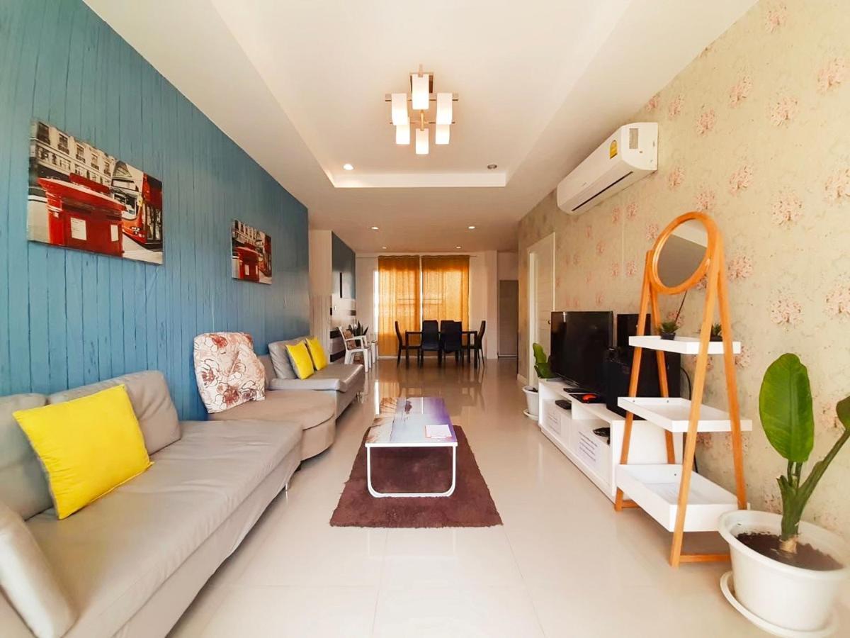 บ้านคริสติน่า พูลวิลล่า 3 ห้องนอน รองรับผู้เข้าพัก 8-15 คน Villaer HHQ